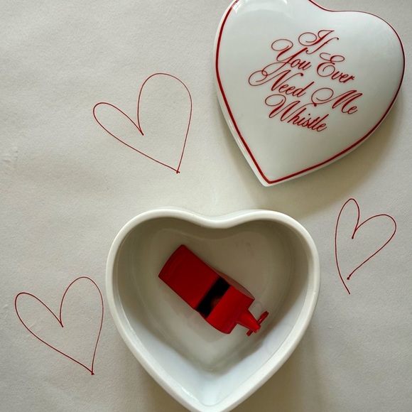 Enesco Suzy Stafford 1977 Trinket Heart Box - Picture 3 of 5